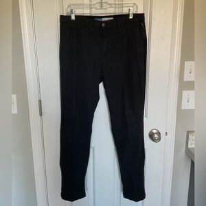 Old Navy Men's Black Ultimate Tech Slim Chinos